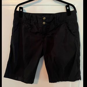 SANCTUARY Black Bermuda Shorts - Size 30 in Excellent Condition!